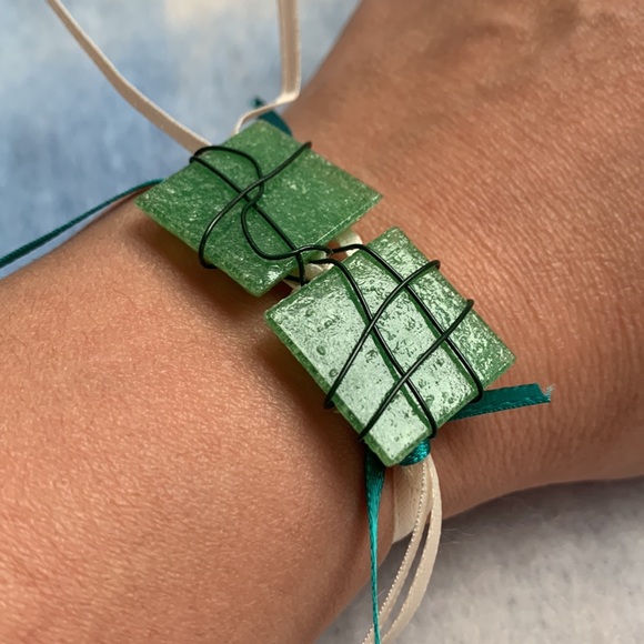 2x14$ ☃️ ❄️ Short bracelet Wire & ceramic squares & ribbons  (2) - green - Picture 4 of 6